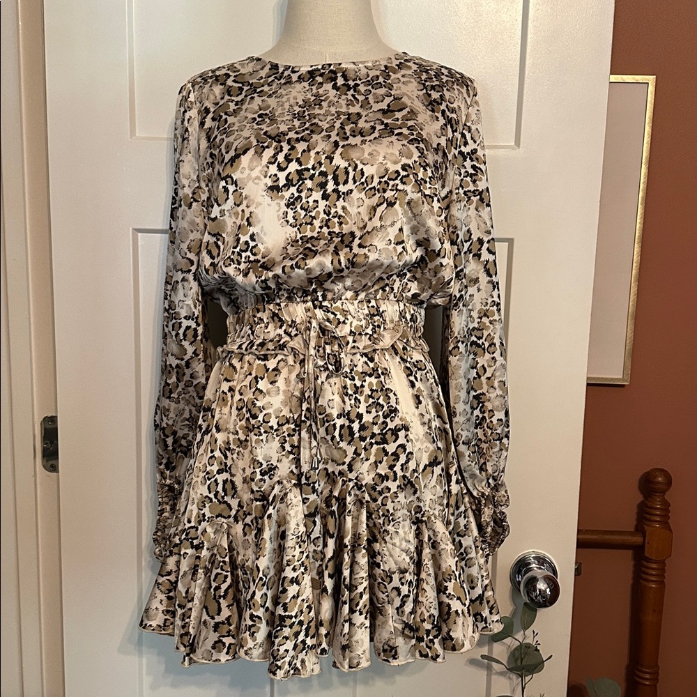 Main Strip Animal Print Long Sleeve mini M ruffled elastic cuffs rayon romper - Picture 3 of 15